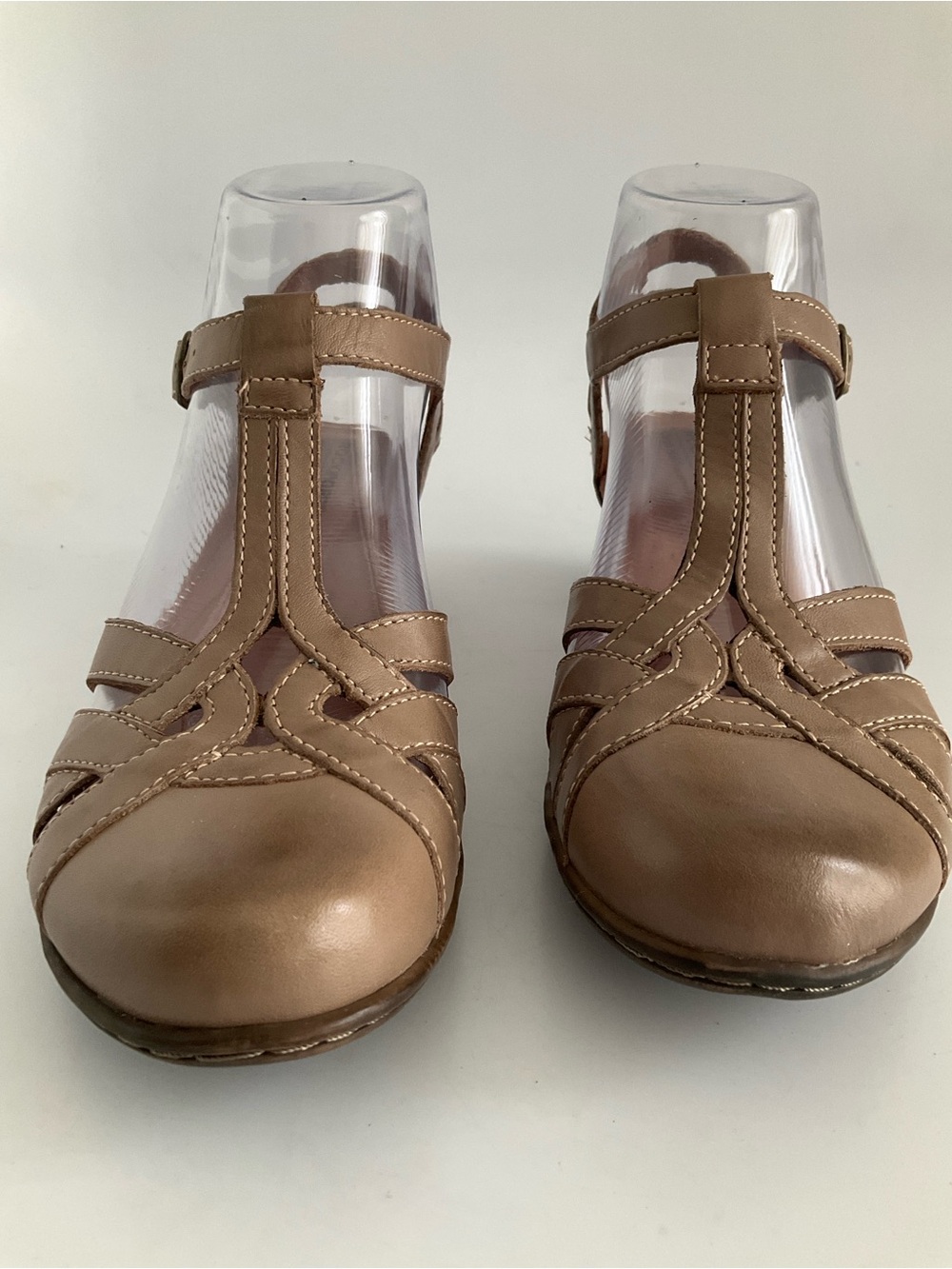 Rockport Cobb Hill Collection Women 7 Taupe T-Strap Low Heel Sandals NEW in Box - Picture 3 of 12